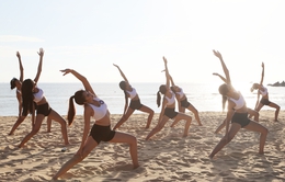 Hoa hậu Hữu nghị ASEAN: Dàn người đẹp trải nghiệm yoga dưới ánh bình minh