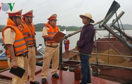 Tái diễn tình trạng khai thác cát trên sông ở Quảng Nam