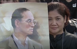 Người dân Thái Lan chia sẻ đau buồn trong lễ tưởng niệm vị Vua quá cố