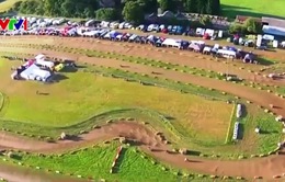 Độc đáo cuộc đua xe cắt cỏ kéo dài 12 tiếng tại Anh
