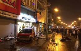 Hà Nội: Ô tô đâm liên tiếp hàng loạt xe máy, nhiều người nhập viện