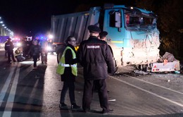 Nga: Xe bus va chạm với xe tải, 11 người thiệt mạng