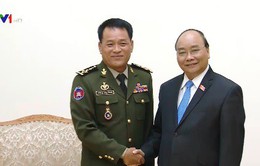 Thủ tướng Nguyễn Xuân Phúc tiếp Tổng Tư lệnh Quân đội Hoàng gia Campuchia