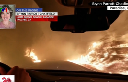 Người phụ nữ vừa lái xe, vừa cầu nguyện để thoát đám cháy rừng ở California