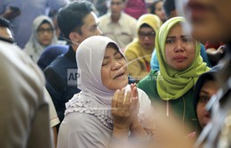 Người thân nạn nhân vụ rơi máy bay Lion Air khắc khoải chờ tin