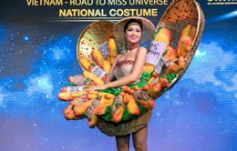 Cận cảnh H'Hen Niê diện trang phục "bánh mì" tới Miss Universe