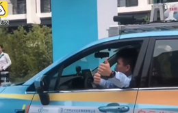 Trải nghiệm xe tự lái như trong phim điệp viên 007 tại Trung Quốc