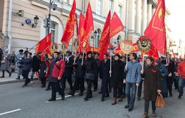 Tuần hành kỷ niệm 101 năm Cách mạng Tháng Mười tại Nga