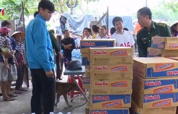 Cứu trợ người dân vùng lũ Quảng Nam