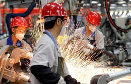 PMI của Trung Quốc bật tăng vượt dự báo trong tháng 3