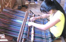 Đề nghị đưa nghề dệt thổ cẩm Hrê là di sản văn hóa