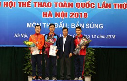 Bộ trưởng Nguyễn Ngọc Thiện trao thưởng cho các huy chương Bắn súng của của Đại hội Thể thao toàn quốc lần thứ VIII - 2018