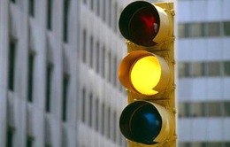 Điểm hẹn giao thông 15h (7/12): Loạn đèn báo giao thông