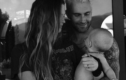 Thiên thần Victoria’s Secret đón con gái thứ 2 với thủ lĩnh Maroon 5