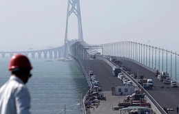 Trung Quốc hoàn thành đường hầm nối cầu xuyên biển dài nhất thế giới