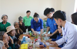 Hà Tĩnh: 500 người dân được khám, cấp thuốc miễn phí