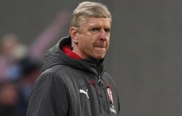 HLV Wenger tuyên bố không sợ mất việc ở Arsenal