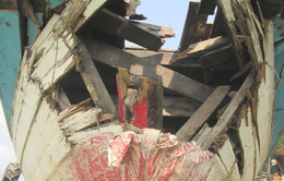 Đồng Tháp: Ghe gỗ đụng sà lan, thiệt hại gần 500 triệu đồng