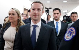 Điều trần ở Quốc hội hai ngày, ông chủ Facebook Mark Zuckerberg kiếm 3 tỷ USD