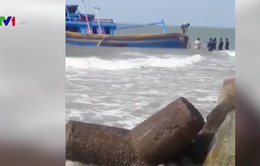 Bình Thuận: 2 tàu chìm tại cửa biển La Gi