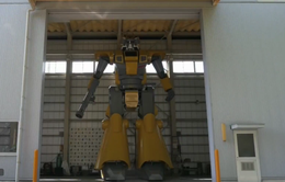Robot hình người khổng lồ cao 8,5m ở Nhật Bản