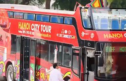 Hơn 60 du khách trải nghiệm xe bus 2 tầng ở Hà Nội trong ngày đầu hoạt động