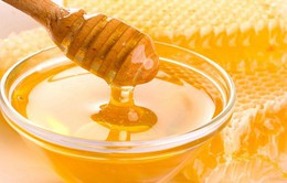 Tại sao trẻ em dưới 12 tháng tuổi không nên ăn mật ong?