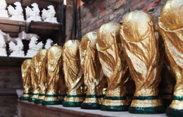 Đột nhập xưởng sản xuất cúp ở Bát Tràng mùa World Cup 2018