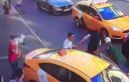 Nga: Xe taxi bất ngờ lao vào đám đông làm 8 người bị thương