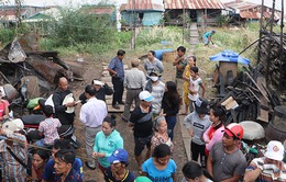 Cứu trợ các gia đình Việt kiều bị hỏa hoạn ở Campuchia