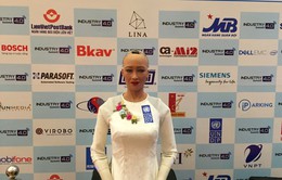 Công dân robot đầu tiên trên thế giới Sophia nói gì về CMCN 4.0 ở Việt Nam?
