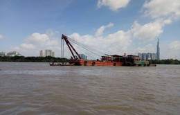 Tìm thấy thi thể 2 nạn nhân trong vụ sà lan chìm trên sông Sài Gòn