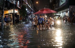 Lũ lụt làm tê liệt một phần thủ đô Manila của Philippines