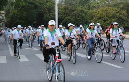 Đại sứ các nước Đông Nam Á đạp xe hữu nghị nhân Ngày Gia đình ASEAN 2018