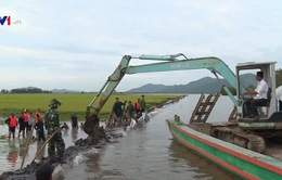 Nguy cơ mất an toàn của hệ thống đê điều ở Việt Nam trước lũ, bão