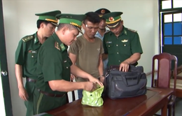 Bắt đối tượng vận chuyển ma túy đi xe biển số Lào