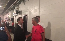 Mourinho bắt tay thân mật với sếp MU, xóa tan hiềm khích