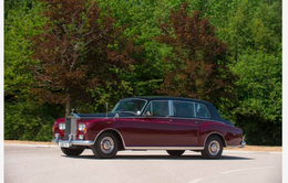 Hoàng gia Anh đấu giá 8 chiếc Rolls-Royce