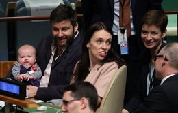 Thủ tướng New Zealand mang theo con nhỏ tới họp tại LHQ