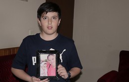 Cậu bé mồ côi khẩn cầu dân mạng giúp tìm lại chiếc smartphone có chứa ảnh mẹ