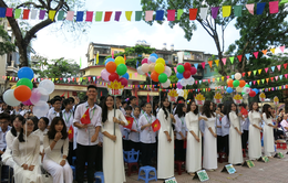 Học sinh trường THPT Kim Liên rạng rỡ trong buổi lễ khai giảng