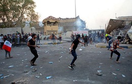 Cháy trụ sở chính quyền tại thành phố Basra, Iraq