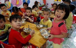 Trẻ mẫu giáo được hỗ trợ tiền ăn trưa bằng 10% mức lương cơ sở