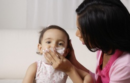 Trẻ nhập viện vì mắc cúm gia tăng - hướng dẫn cách chăm sóc