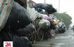 Hà Nội: Vì sao người dân chặn xe vào bãi rác Nam Sơn?
