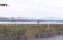 Khánh thành cầu đi bộ bằng gỗ lim trên sông Hương