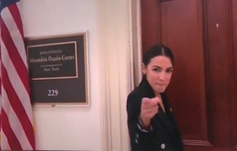 Nữ nghị sĩ trẻ tuổi nhất nước Mỹ tung video nhảy múa tại văn phòng