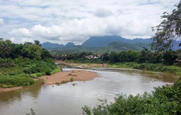 Nước sông Mekong ở Đông Bắc Thái Lan giáp với Lào cạn đến mức tới hạn