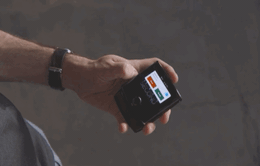 Cận cảnh Motorola Razr 2019: "Đắt có xắt ra miếng?"
