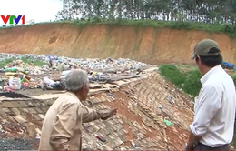 Bãi tập kết rác tại Bình Phước sạt lở nghiêm trọng